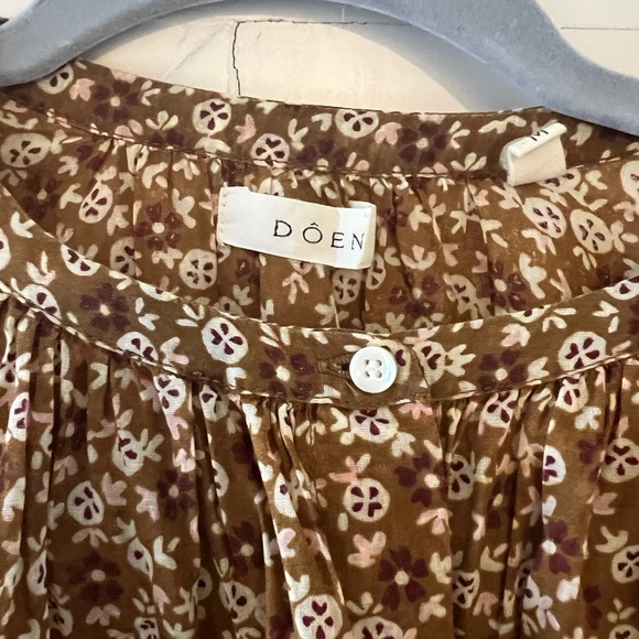 Does Jane Blouse size medium - Picture 7 of 7